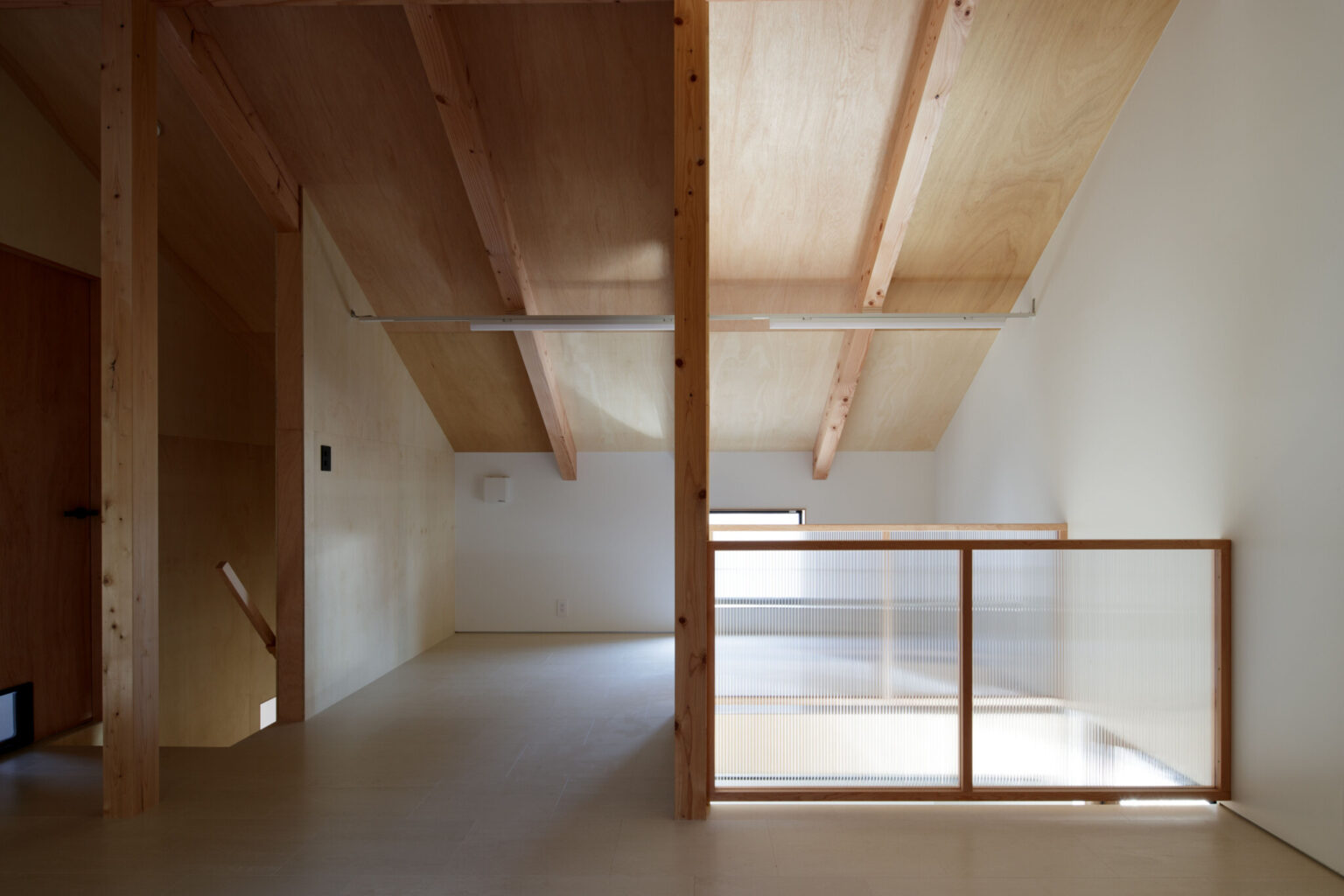 Hut House designed by MOSAIC DESIGN Inc. Ko Nakamura and Sachiyo Hirosawa 住宅 富山 小屋
