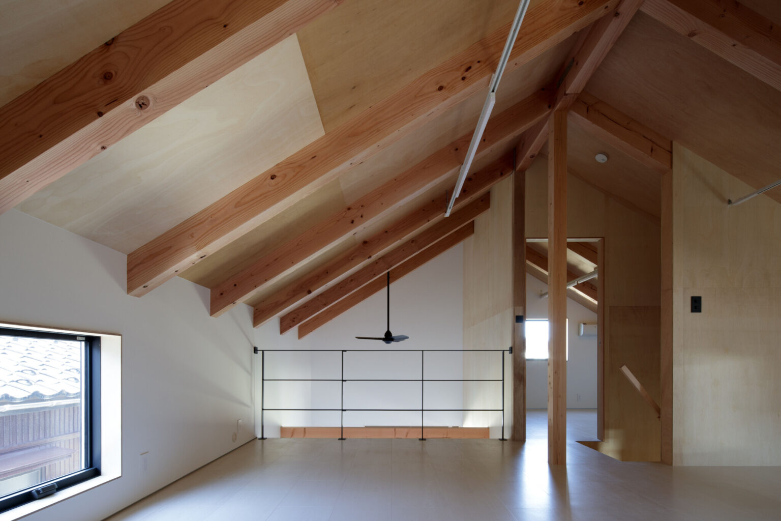 Hut House designed by MOSAIC DESIGN Inc. Ko Nakamura and Sachiyo Hirosawa 住宅 富山 小屋