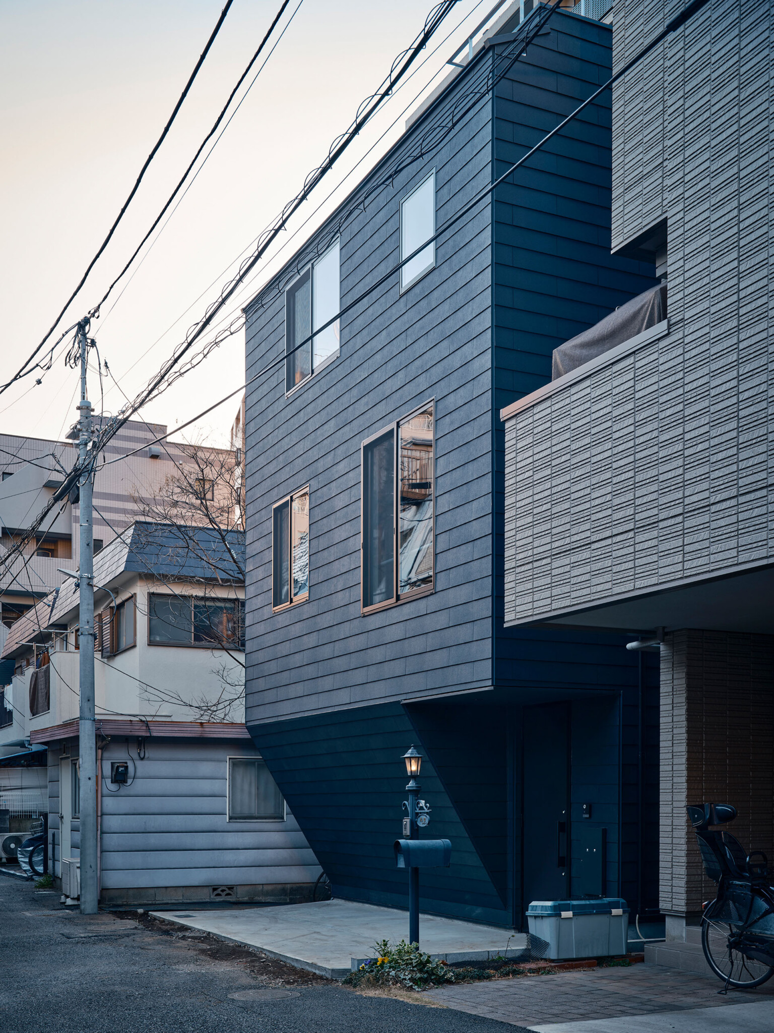 Gallery House designed by MOSAIC DESIGN Inc. Ko Nakamura 中村航 住宅 設計 建築家